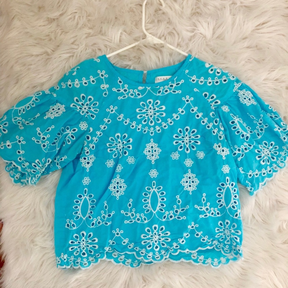 Baby blue top